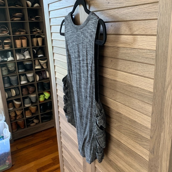 Lululemon Muscle Tee Tank Top Size 6 - Picture 3 of 3